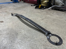 Load image into Gallery viewer, Strut Brace Bonnet Ram Kit (Mk2/3 Capri with Pinto Engine only)