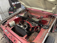Load image into Gallery viewer, Strut Brace Bonnet Ram Kit (Mk2/3 Capri with Pinto Engine only)
