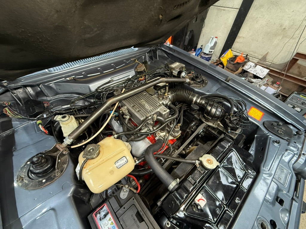 Ford Capri 2.8 Strut Brace Bonnet Ram Kit